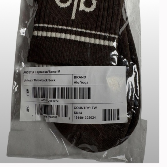 Alo Yoga Unisex Half-Crew Throwback Sock | Brown | Medium - Picture 2 of 5